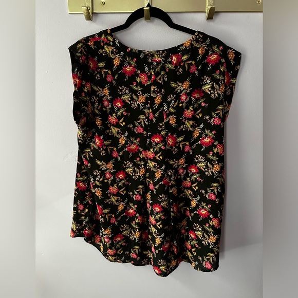 Pleione Black Floral Top Size XL - Picture 8 of 10